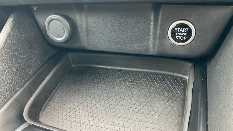 Nissan Qashqai 1.3 DiG-T MH Acenta Premium 5dr Petrol Hatchback